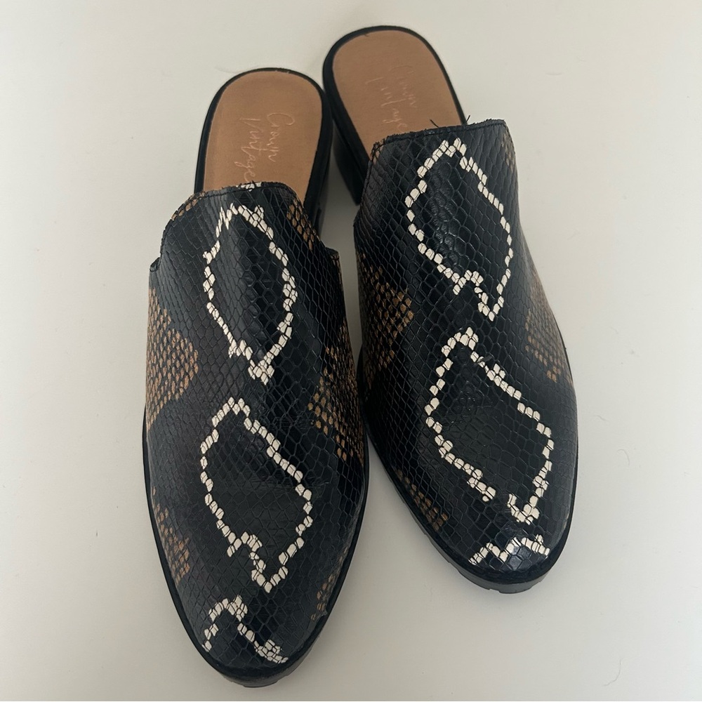 Crown Vintage leather snakeskin  pointed toe mules 8m
